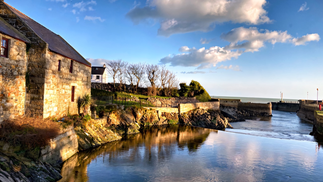 The little harbour basin opening out to the sea
