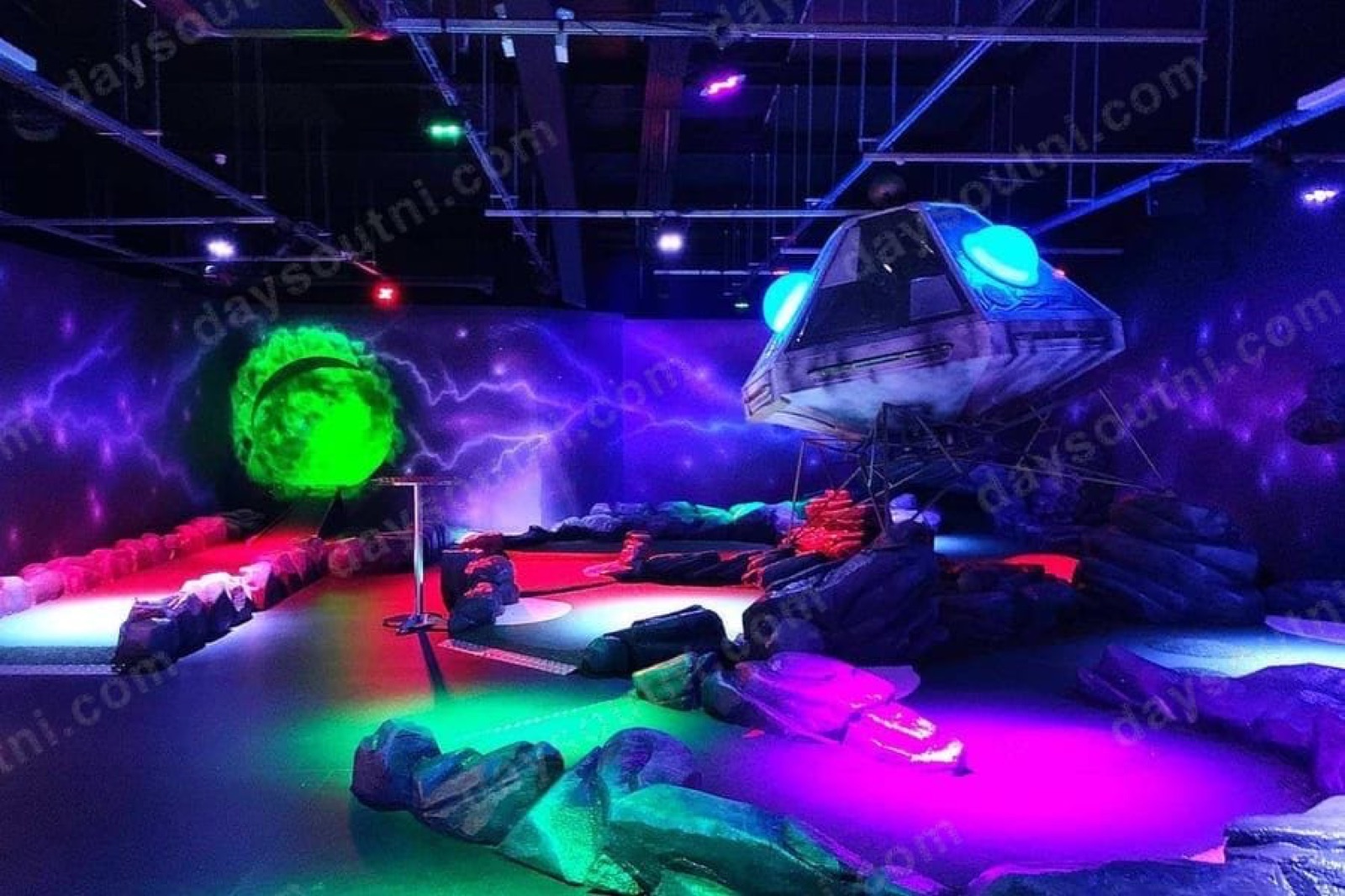 Captain Green's Space Adventure Golf