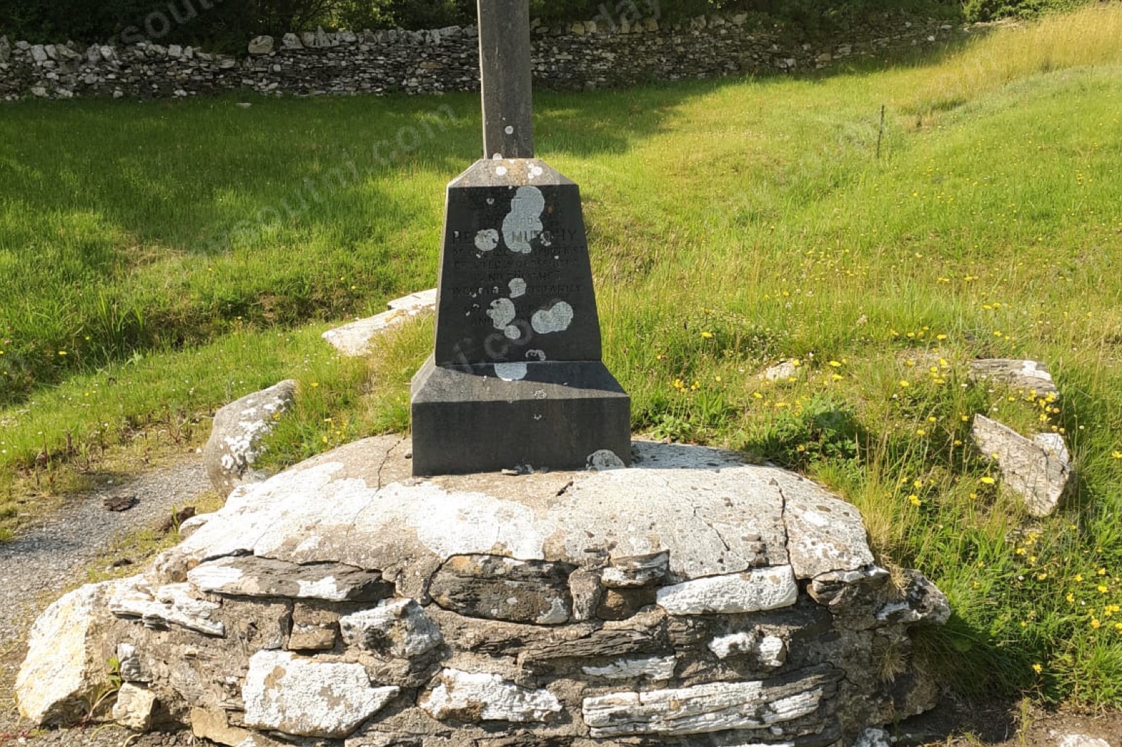 Drumquin Holy Well & Giant's Stone (Dooish Mountain)