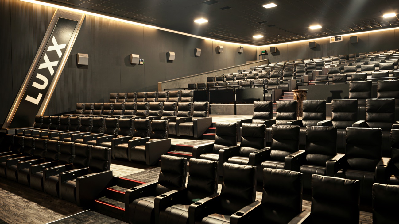 Reclining seats in the LUXX screen