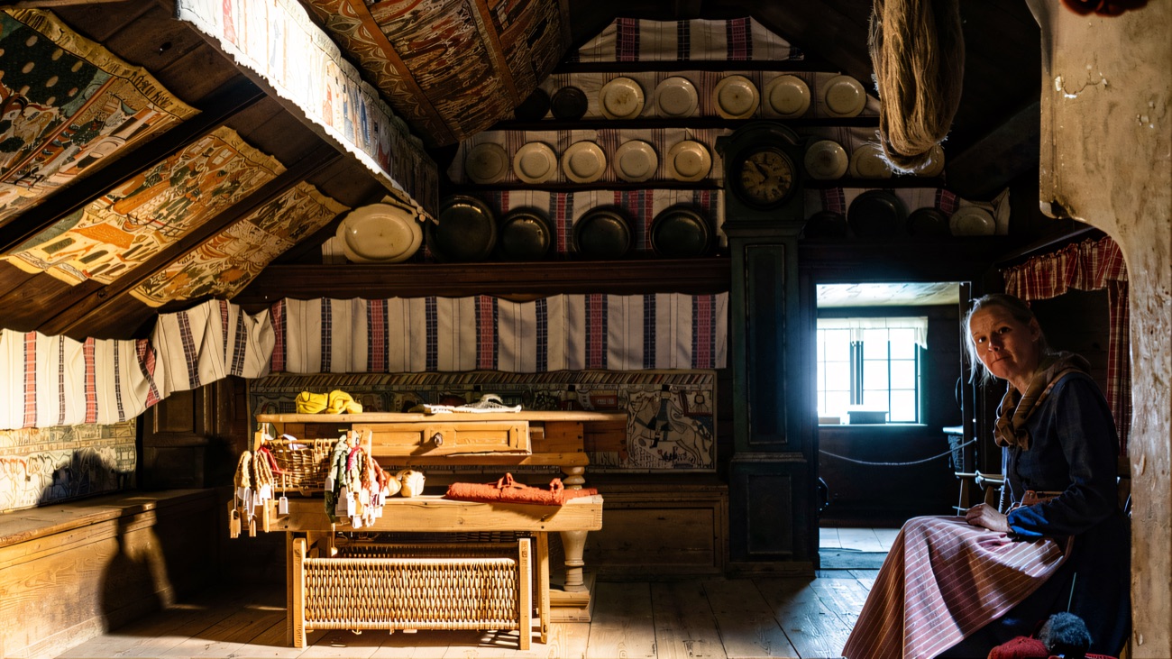 The furnished folk rooms