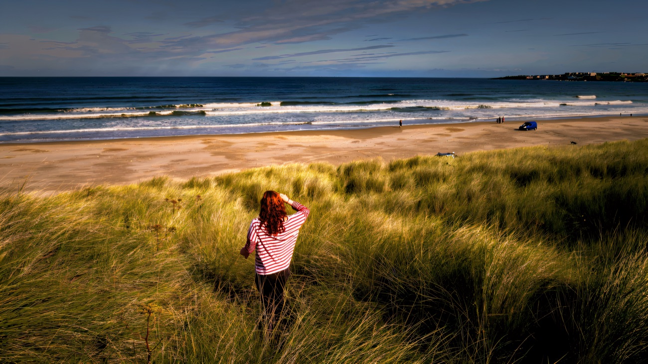 Marram dunes and the long view toward the sea