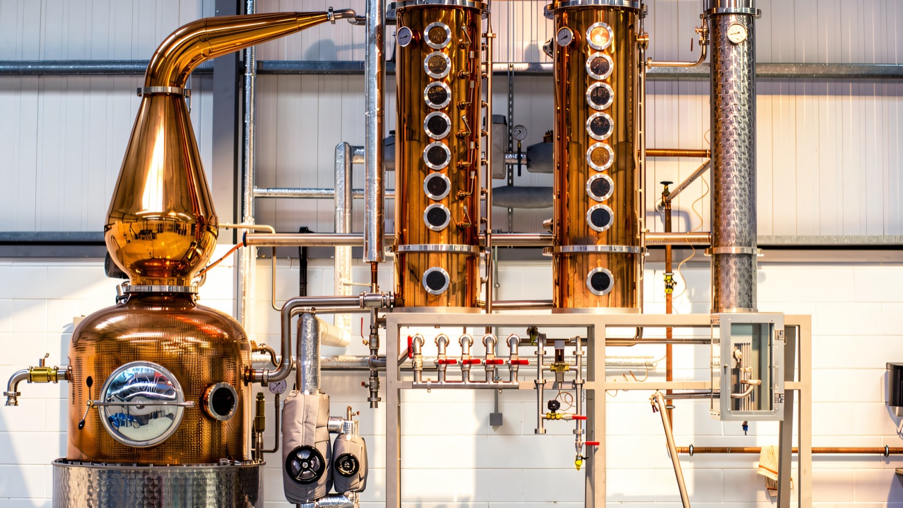 The copper pot and column stills