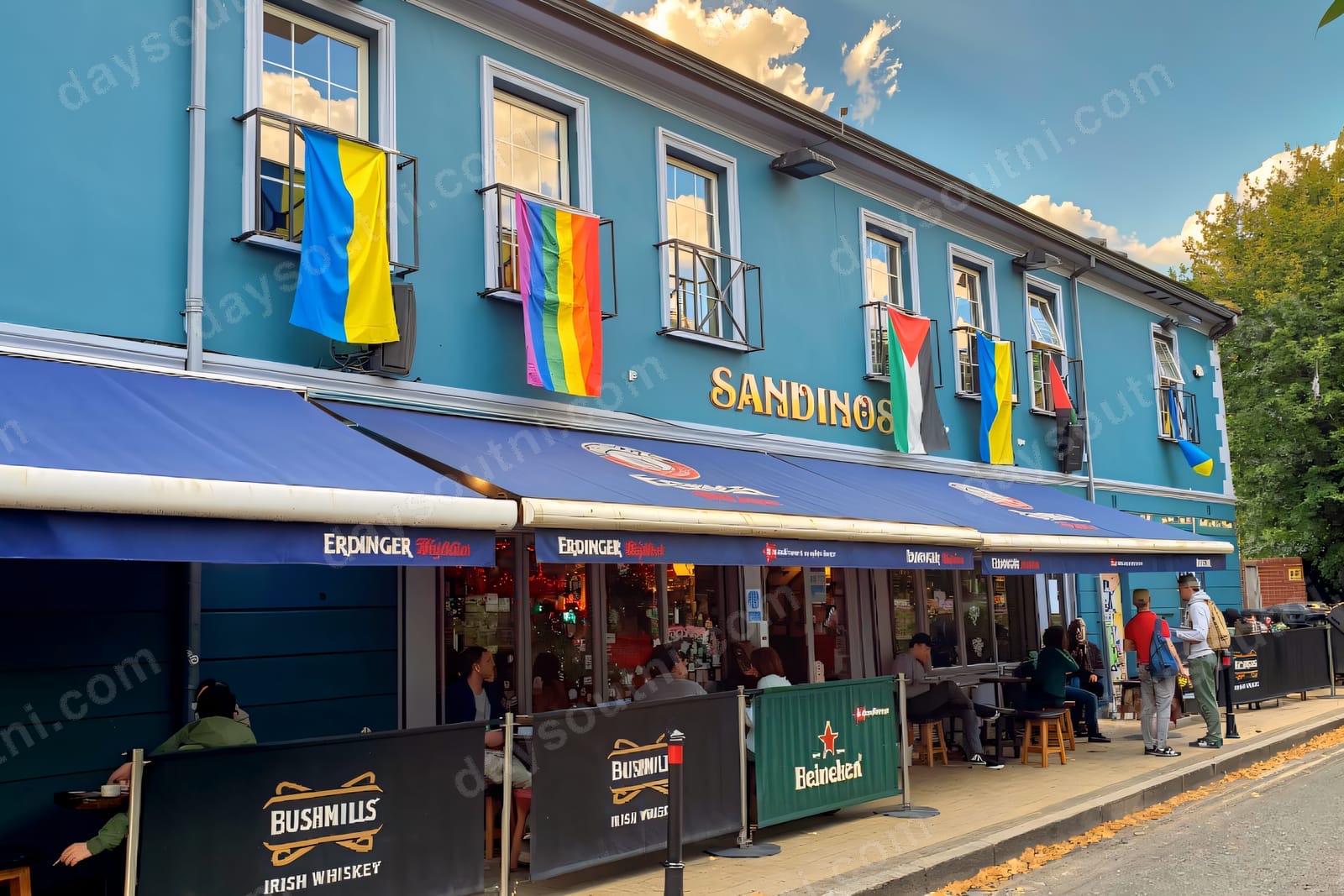 Sandino's Café Bar